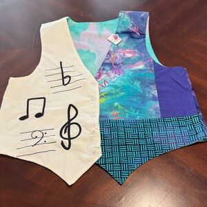 Musical Notes Pattern Vest in Multicolor